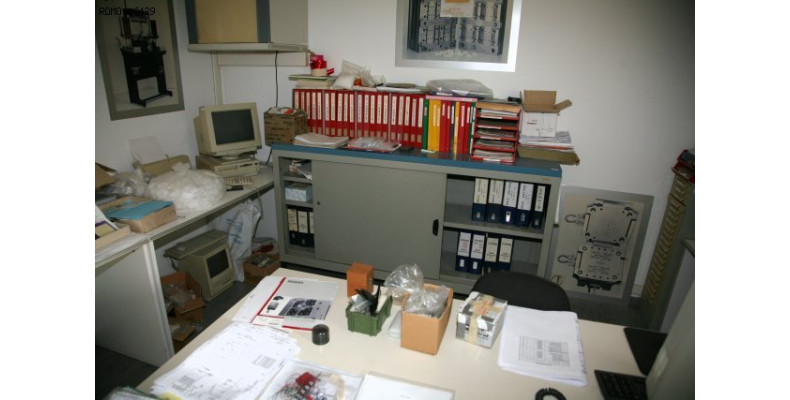 Verschiedene Na OFFICE FURNITURES AT CALIBERG (6429) Gebrauchte